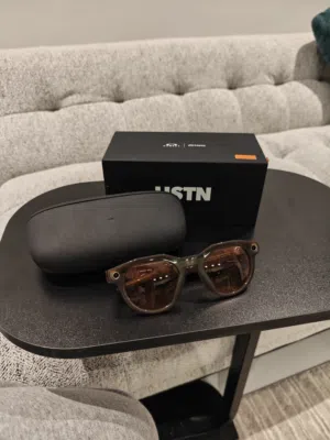 OAKLEY META HSTN smart AI Sunglasses