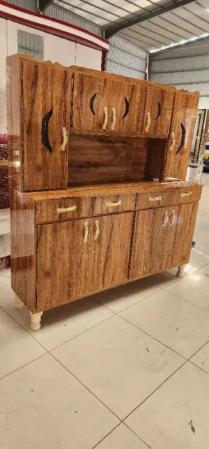 وصول جديد دواليب مطابخ خشب ملبس فرميكاضد الخدش والماء ويوجد لدينا دواليب مطابخ المنيوم