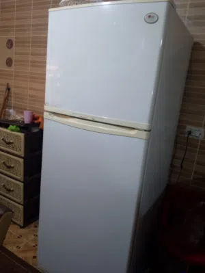 ثلاجة LG مستعملة للبيع