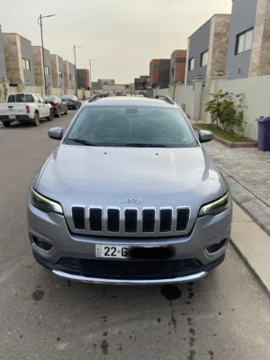 جيب شيروكي بزون موديل 2019 محرك 2400 جديدة جدا