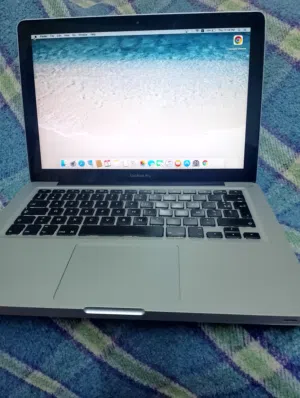 لابتوب ماك بوك برو 2012 مع ملحقات