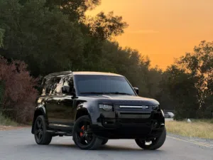Land Rover Defendr. لاند روفر ديفندر P400 HSE 2024