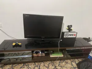 طاولة تلفزيون