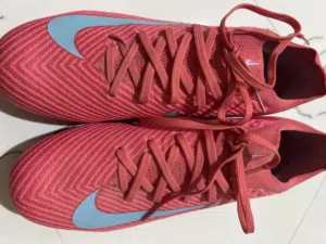 حذاء كرة قدم نايك جديد مستعمل مره نضيف