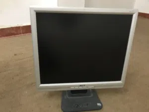 شاشة للبيع تخدم بضمان