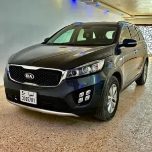 Used Kia Sorento in Tripoli