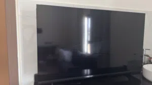 تلفزيون سوني مستعمل فقط 4 اشهر فيه ضمان سنه موجود