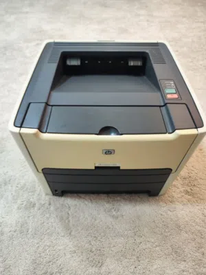 للبيع طابعة HP LaserJet 1320 بحالة ممتازة