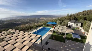 3 Bedrooms Chalet for Rent in Salt Zay