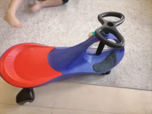 سياره للاطفال مستعمله
