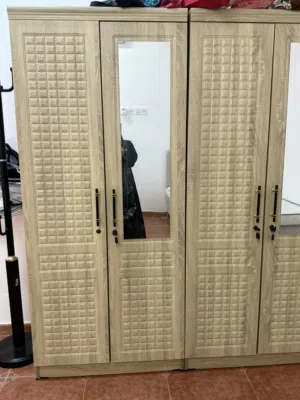 خزانة ببابين