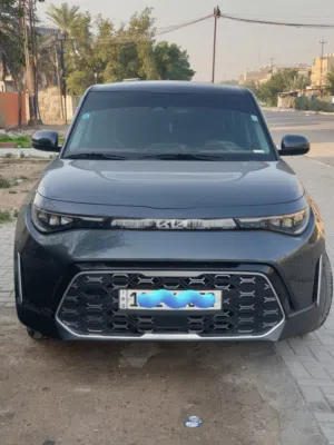 2000 حادثها بسيط جاملغ الامامي الايسر بدون لغد تصليح على البارد