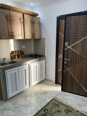 استيديوا للايجار نظيف ومفروش
