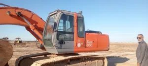 للبيع: حفارة هيتاشي (Hitachi Zaxis 200)