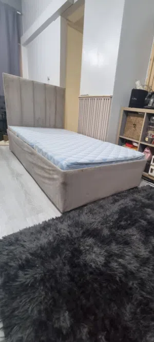 للبيع سرير ب 15دينار