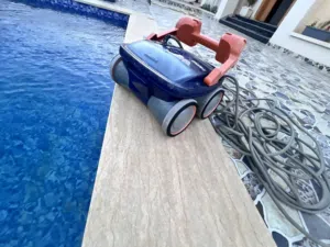 مكنسة حوض سباحه كهربائيه