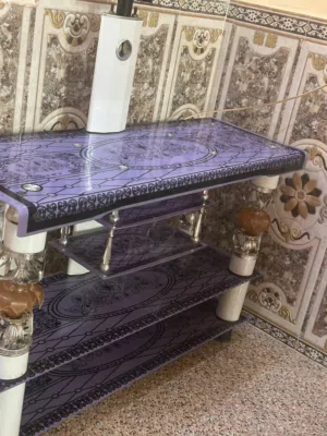 ممتازة وجاهز للاستخدام مباشرة. تصميم عصري وزخارف جميلة تعطي مظهراً فاخراً. هيكل قوي ومتين يتحمل الش