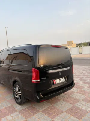 للبيع مرسيدس V250 فان عائلي خليجي نظيف