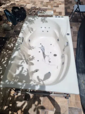 Used Jacuzzi in working condition ..