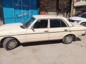 مارسيدس 1982 للبيع