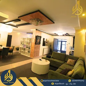 3 Bedrooms . 3 Bathrooms . 190 m21