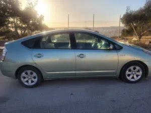 Used Toyota Prius in Amman
