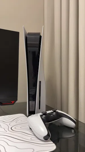 للبيع ps5 نظيفه لا يجي إلا الجاد