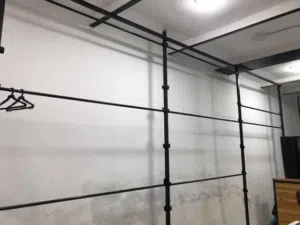 حديد تعليق  محل البسة