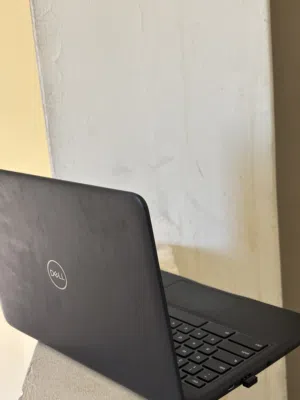 كروم بوك مستعمل له اقل من أسبوع بحاله ممتازه جدا جدا