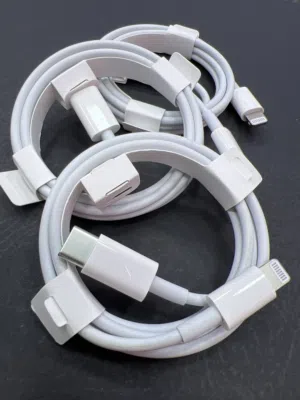 وصلة شحن ايفون الاصلية شركة 100٪ كفالة سنة كاملة من المحل بفاتورة على الرقم التسلسلي للوصلة //////