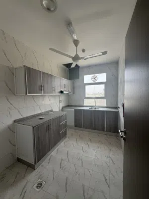 للإيجار شقة اول ساكن