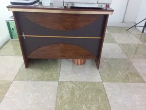 مكتب صغير جديد