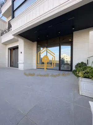 شقة فاخرة - لم تسكن - 4نوم - ارضية - ترس - مدخل مستقل