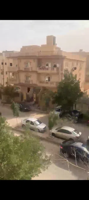 شقه مميزه جدا للبيع بالشيخ زايد داخل فيلا  منطقة راقية وهادية لعشاق الفخامه والرقي  بالقرب من اسباني