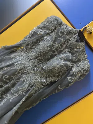 فستان لا بيع مستعمل لبسة ساعتين فقط