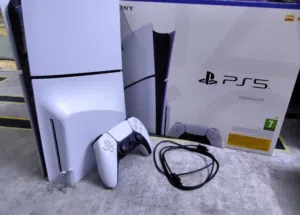 PS5 Slim Disc 1TB جهاز شبه جديد