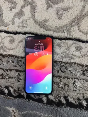 ايفون 12 عادي نظييف ما مبدل فيه شي
