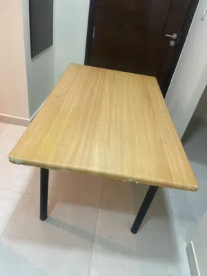 طاولة طعام