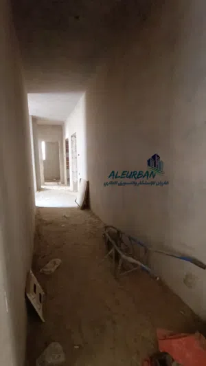 شقتين نص تشطيب في السراج بداية شارع اسطنبول