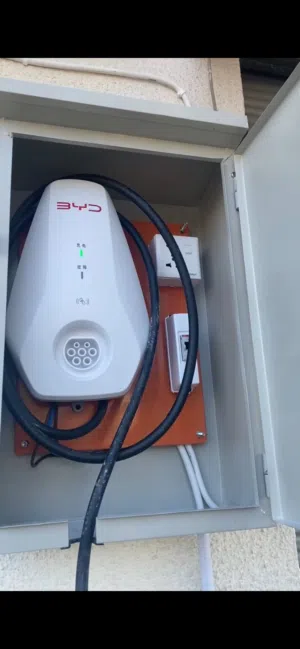 شاحن byd الاصلي للبيع
