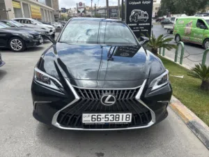 Lexus ES300h 2024 كفالة الوكيل