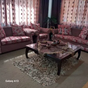 طقم كنب بحالة ممتازة