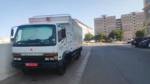 Used 2008 Mitsubishi Box Truck for Sale in Good Condition only serious people contact me