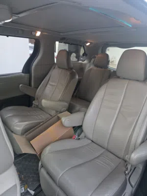 Used Toyota Sienna in Muscat