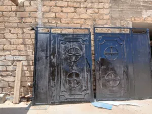 2ابواب للبيع خارجيه ربي يبارك بي قفل
