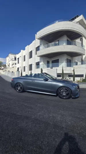 مرسيدس كشف E200.AMG. قطعت فقط 43 الف. وارد وصيانة الوكالة، 2018لون سكني مميز.تامين شامل GIG.