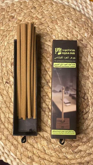 عود فيتنامي خالي من المواد الكيميائيّة يتميز بثبات الريحه الطيبه.