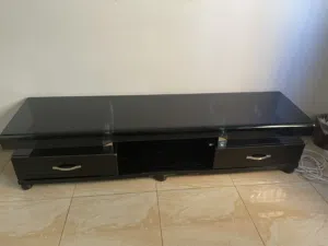 طاولة زجاج للبيع