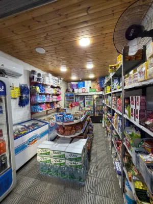 سوبر ماركت للبيع