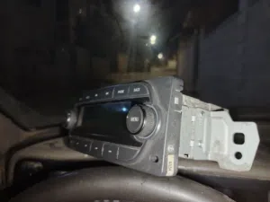 مسجل سياره امريكي الاصلي لسيارات شفروليه سبارك شبه جديد وبسعر حرق طبعا المسجل بتركب عليه سستم وبلوت
